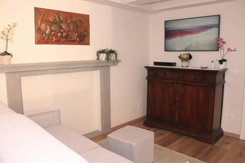 Art Apartment Santa Croce Suite Florenţa Exterior foto