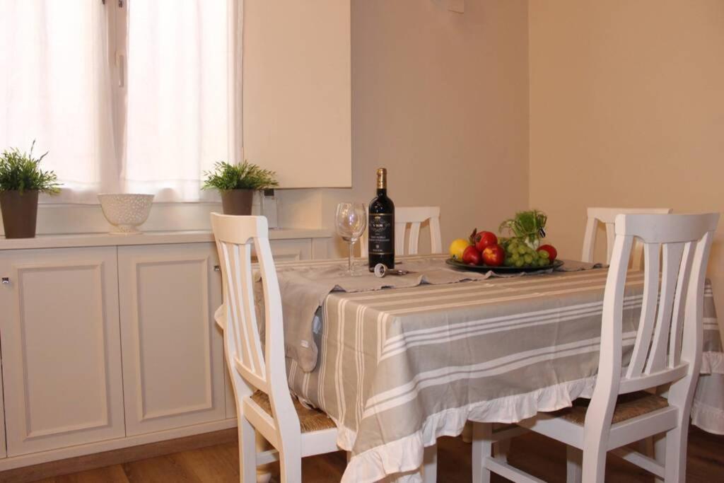Art Apartment Santa Croce Suite Florenţa Exterior foto