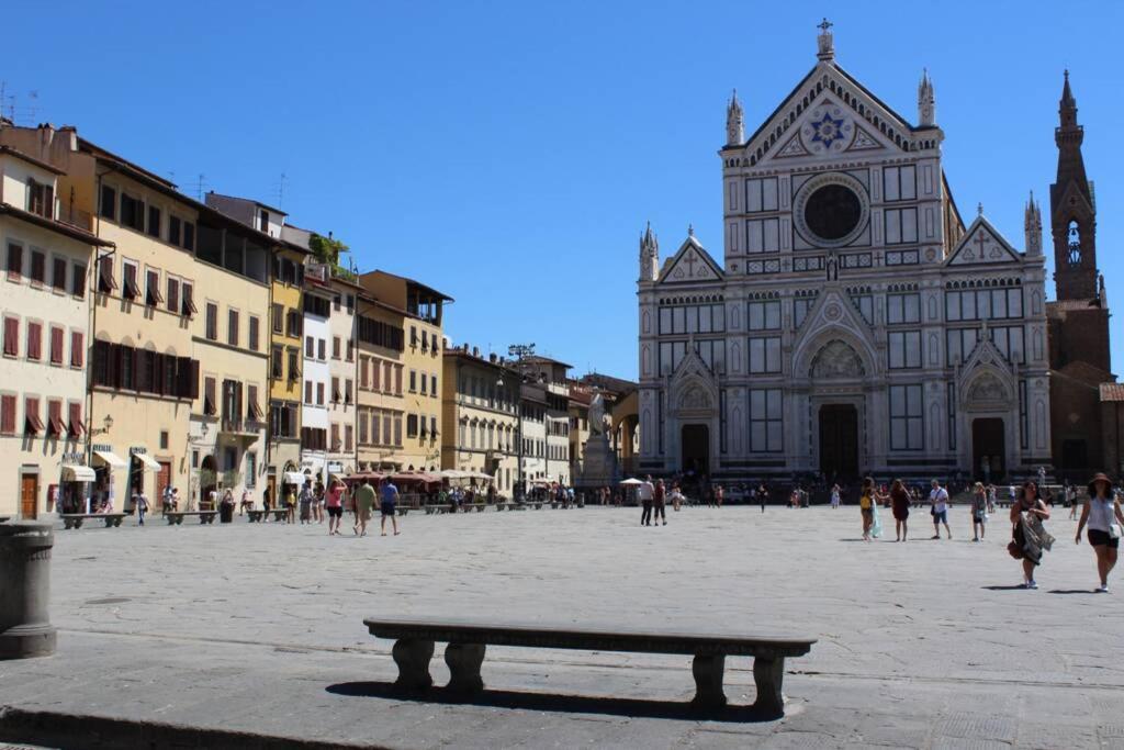Art Apartment Santa Croce Suite Florenţa Exterior foto